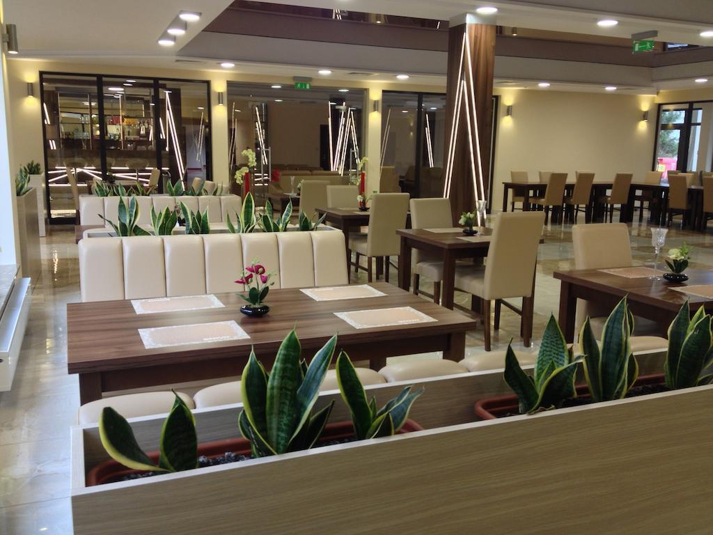 Hotel Sanvit Lake Resort&Spa Okuninka Buitenkant foto